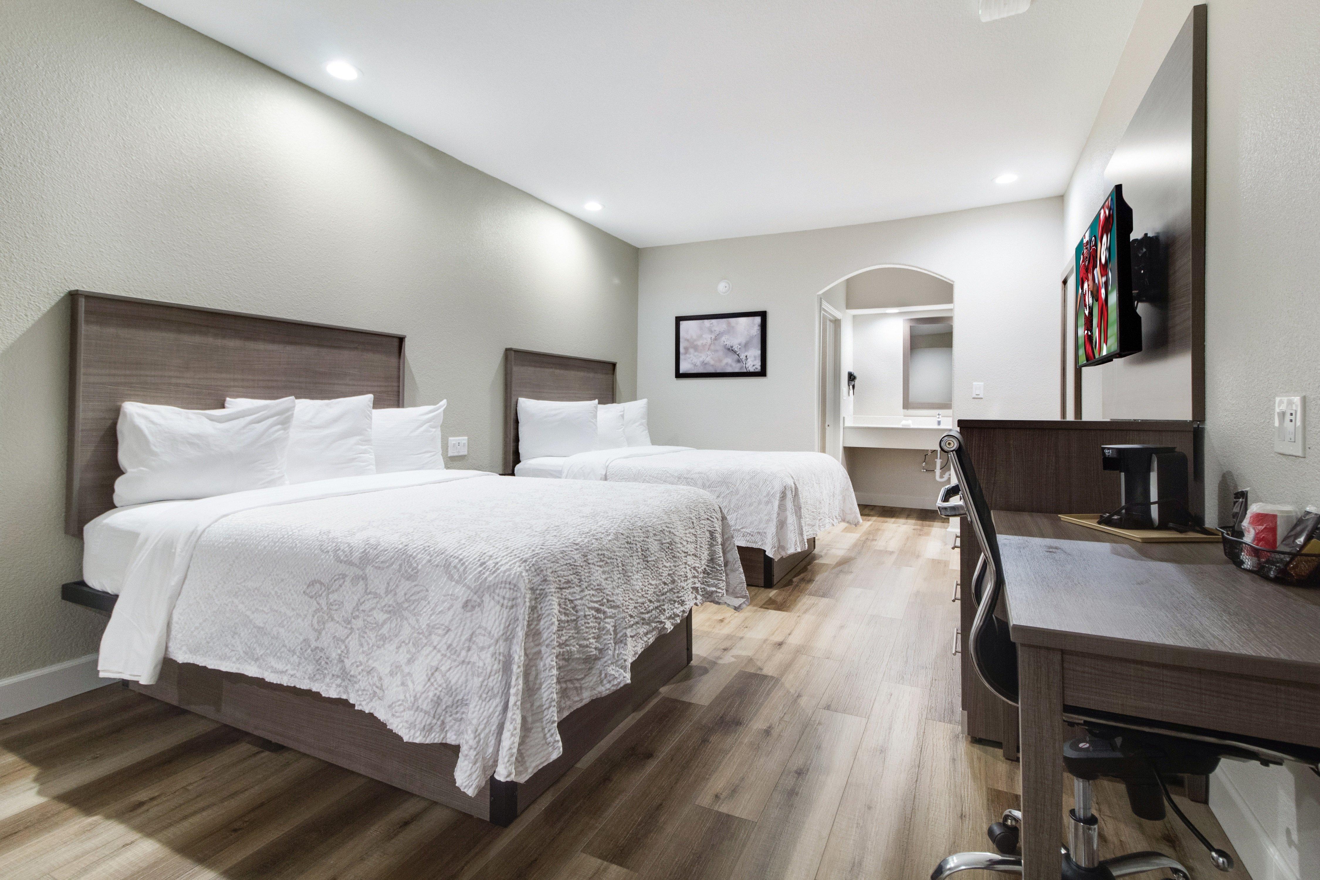 Red Roof Inn Plus + Galveston - Beachfront Bagian luar foto