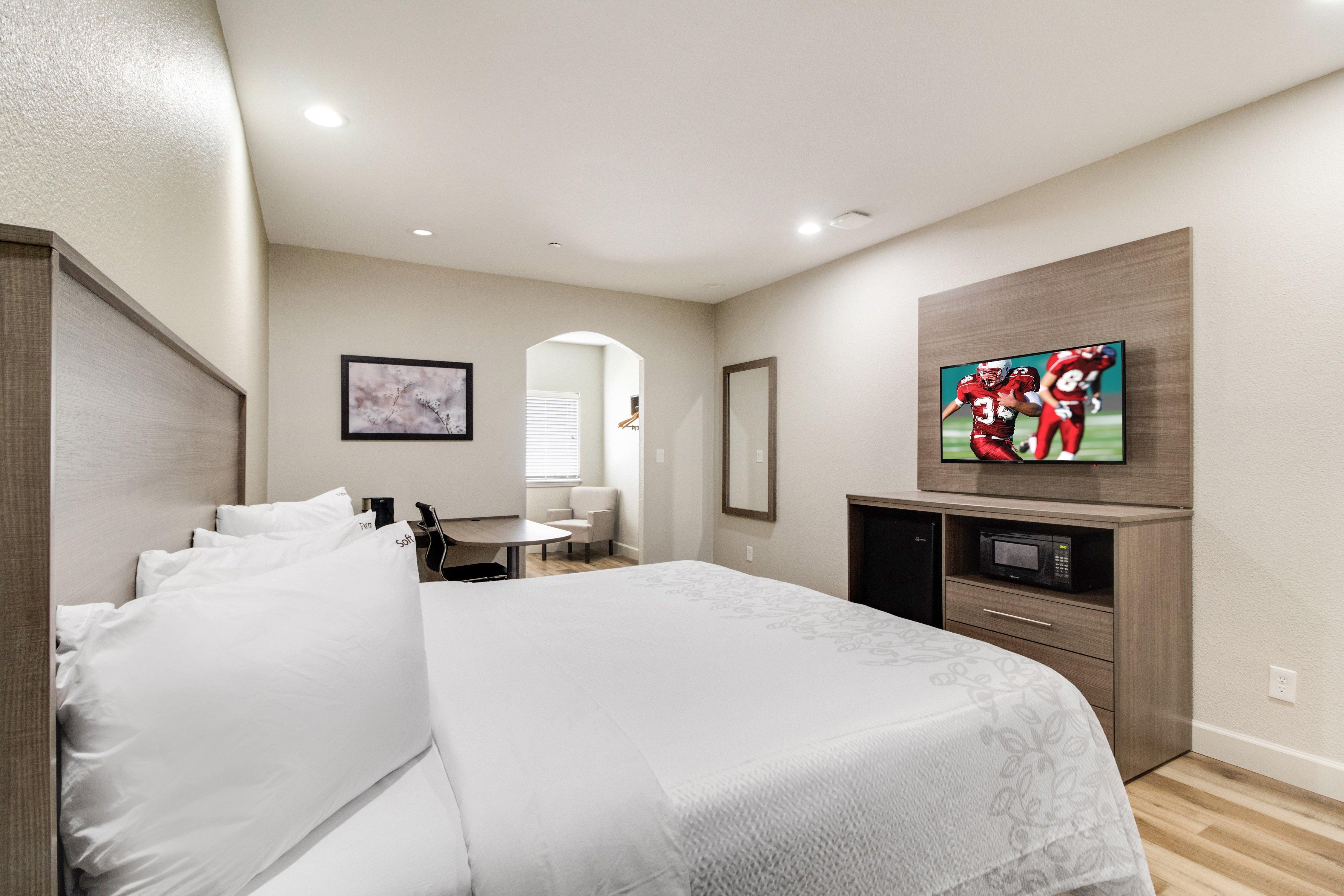 Red Roof Inn Plus + Galveston - Beachfront Bagian luar foto