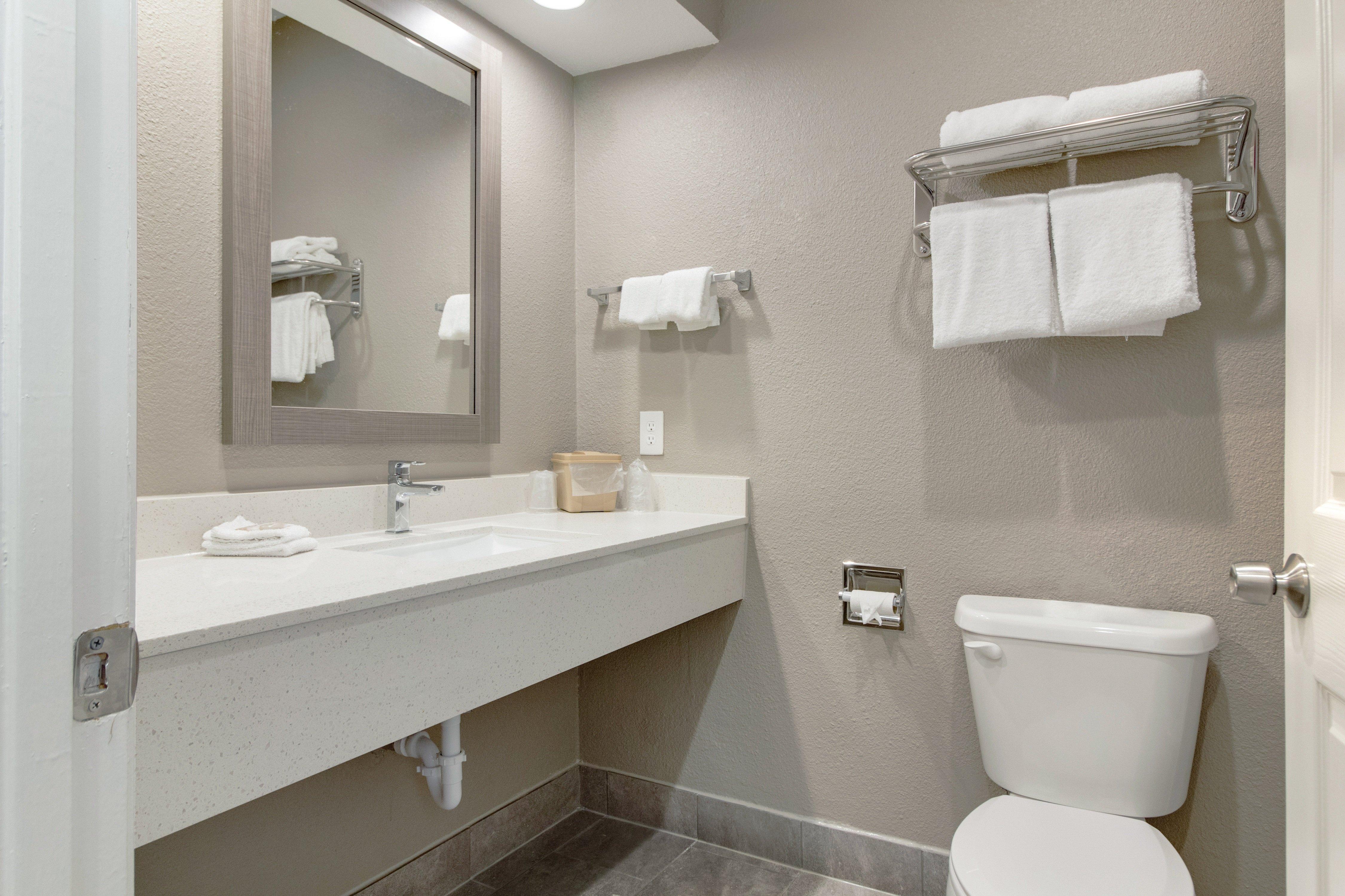 Red Roof Inn Plus + Galveston - Beachfront Bagian luar foto