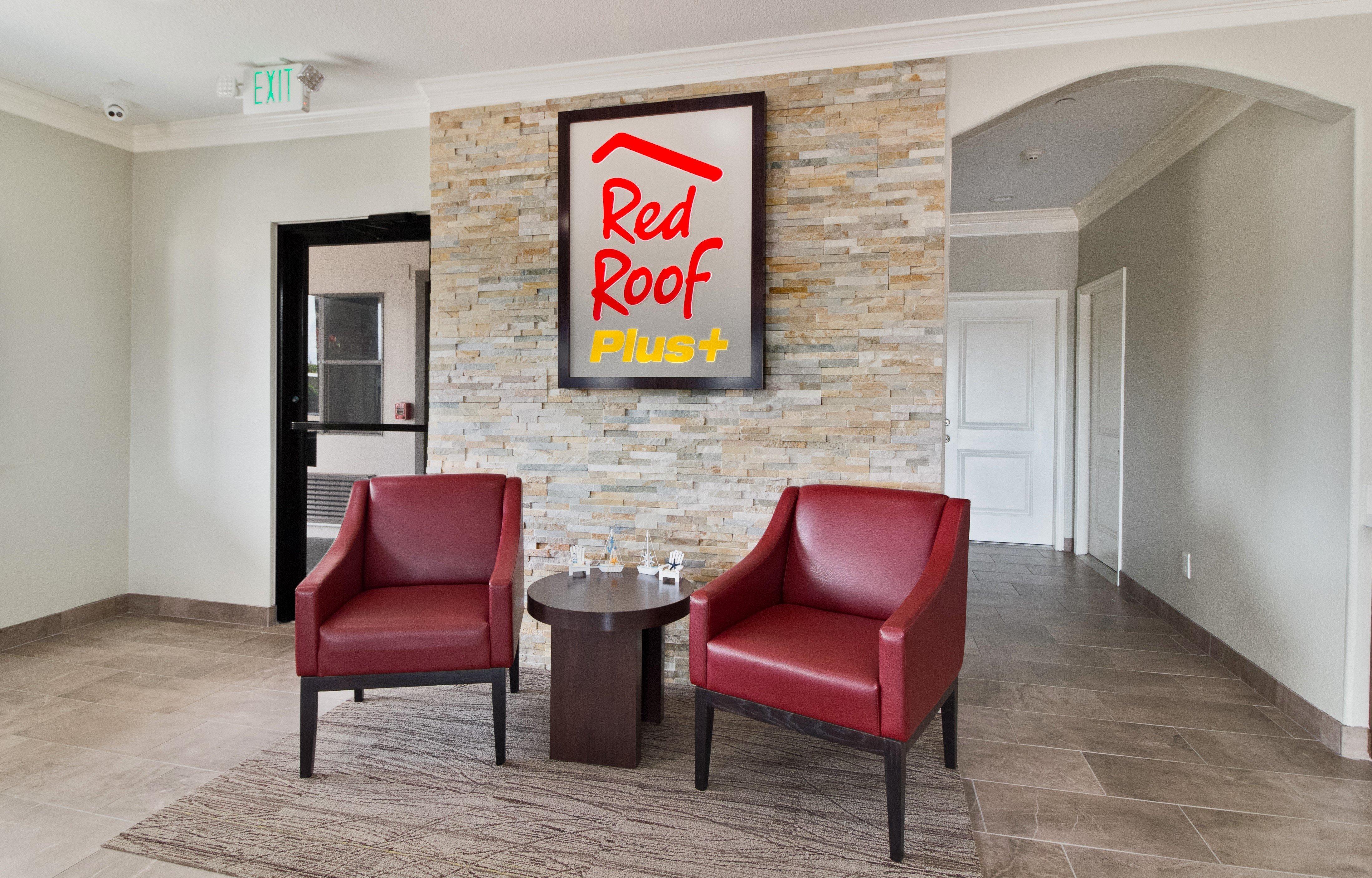 Red Roof Inn Plus + Galveston - Beachfront Bagian luar foto
