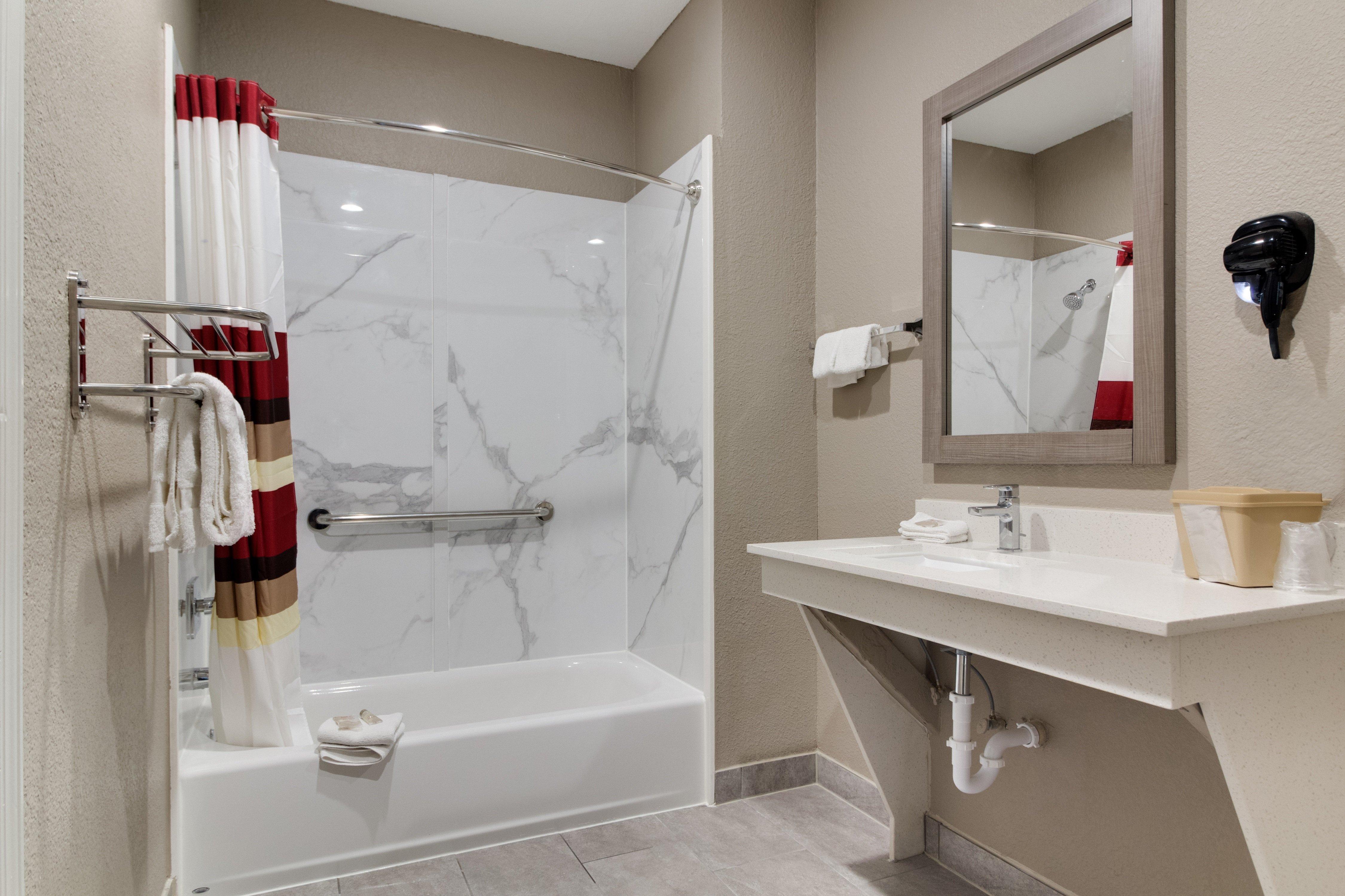 Red Roof Inn Plus + Galveston - Beachfront Bagian luar foto