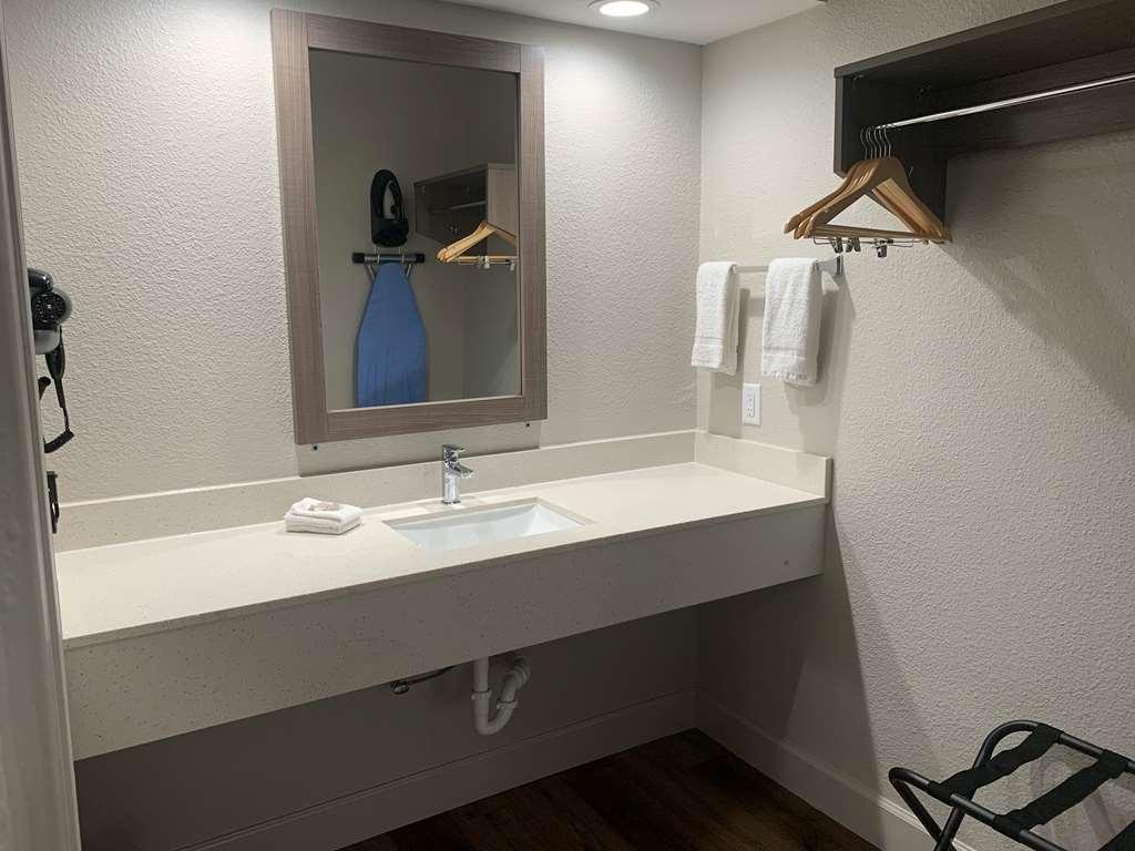 Red Roof Inn Plus + Galveston - Beachfront Ruang foto